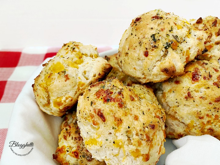 Red Lobster Cheddar Bay Biscuits with Herbs in a basket