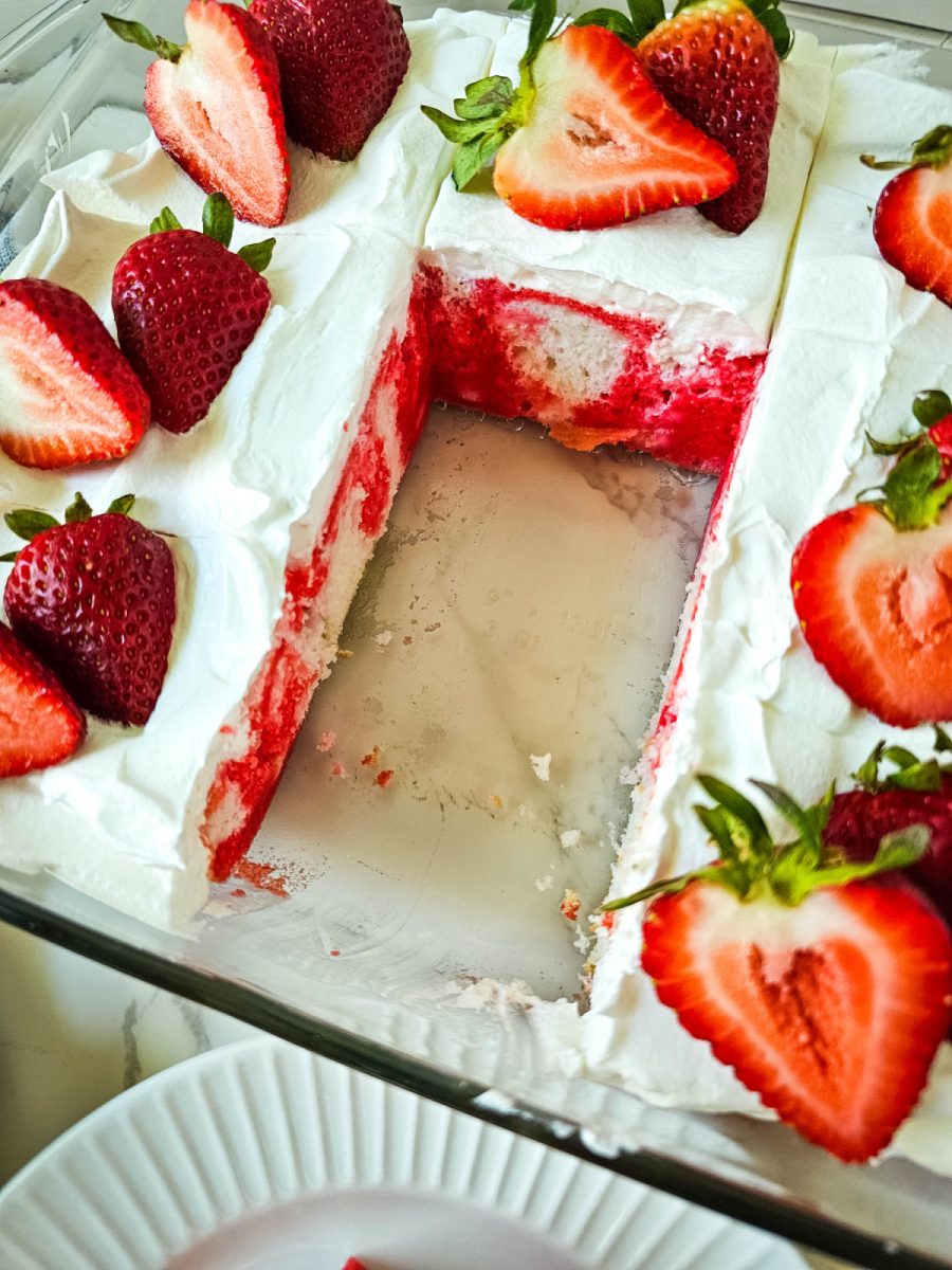 strawberry jello cake in baking pan