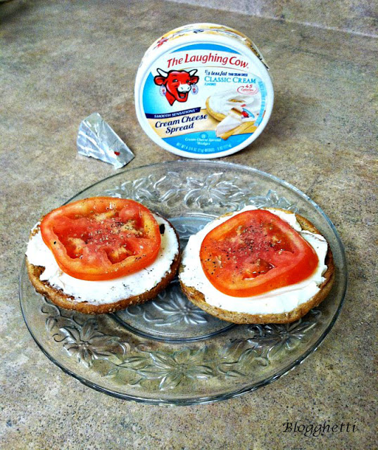 Bagel with Cream Cheese and Tomato