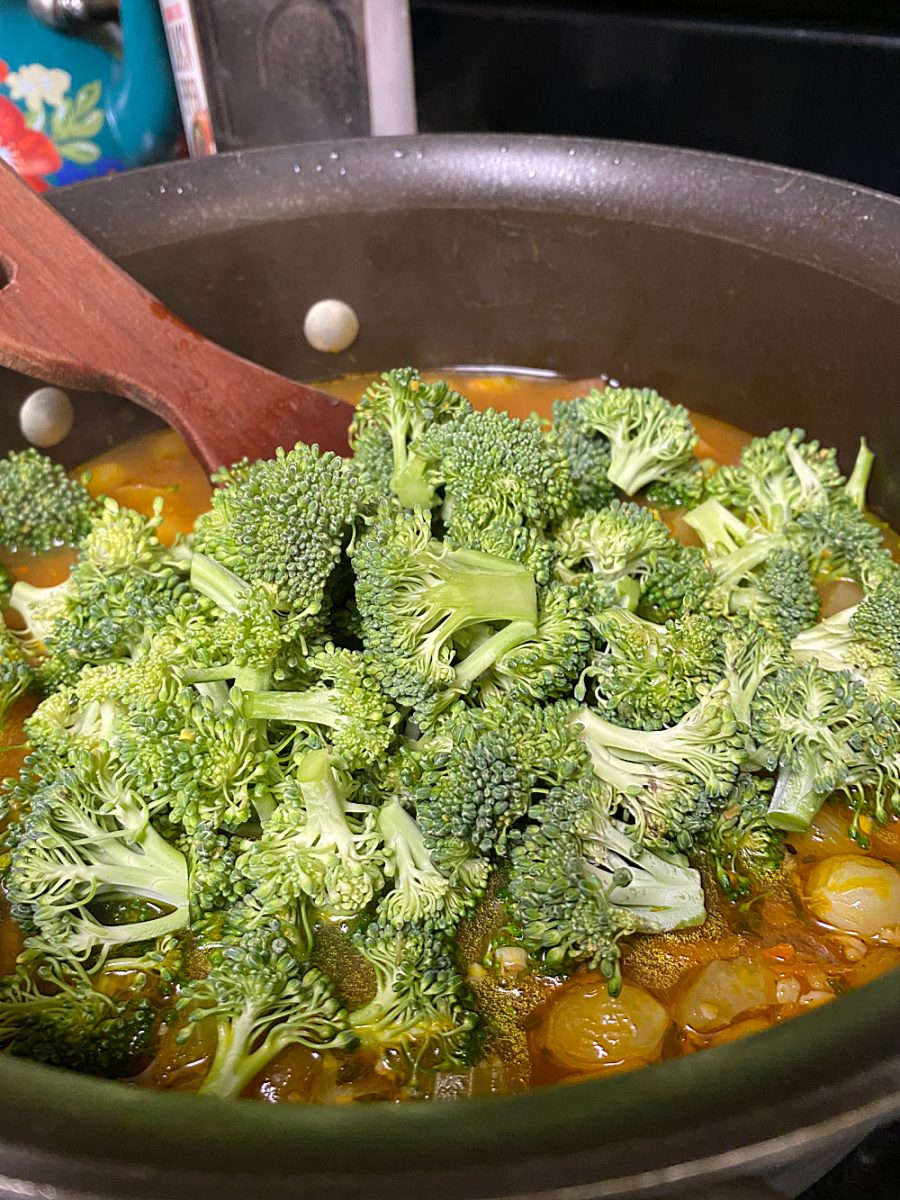 add fresh broccoli to soup pot