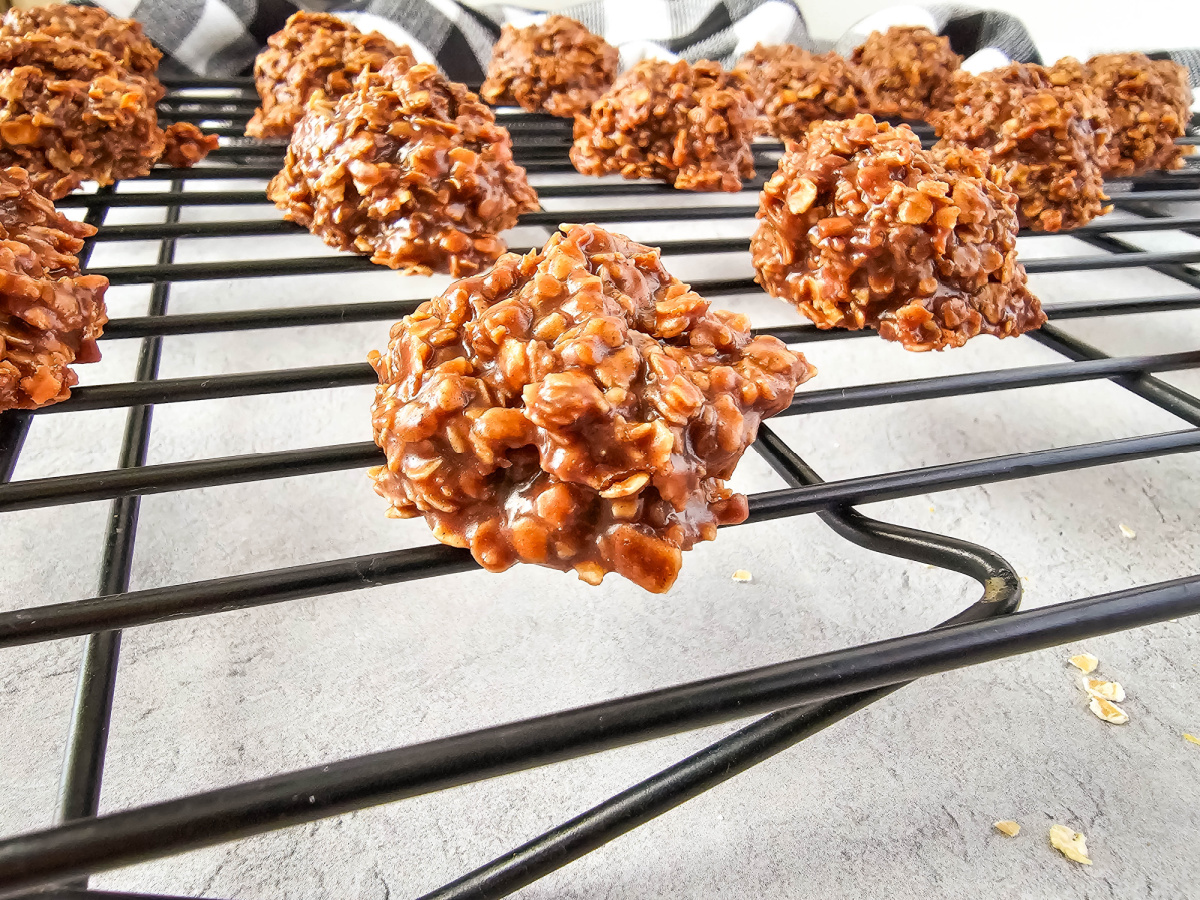 close up of cookies on rack