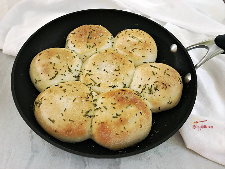 rosemary dinner rolls baked in skillet