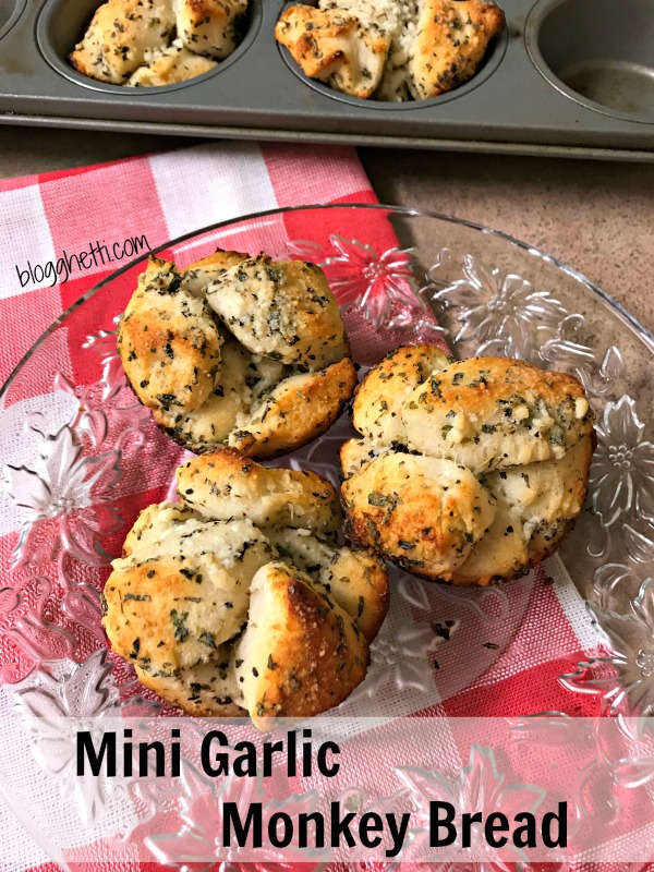 Mini-Garlic-Monkey-Bread-2