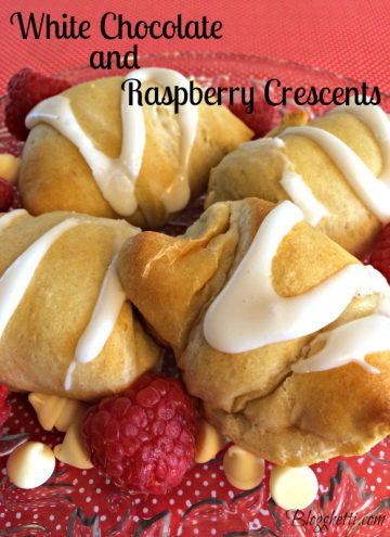 These White Chocolate and Raspberry Crescents are a sweet way bring a smile a special someone’s face. Flaky crescent rolls are filled with white chocolate and fresh raspberries, and baked till golden brown.