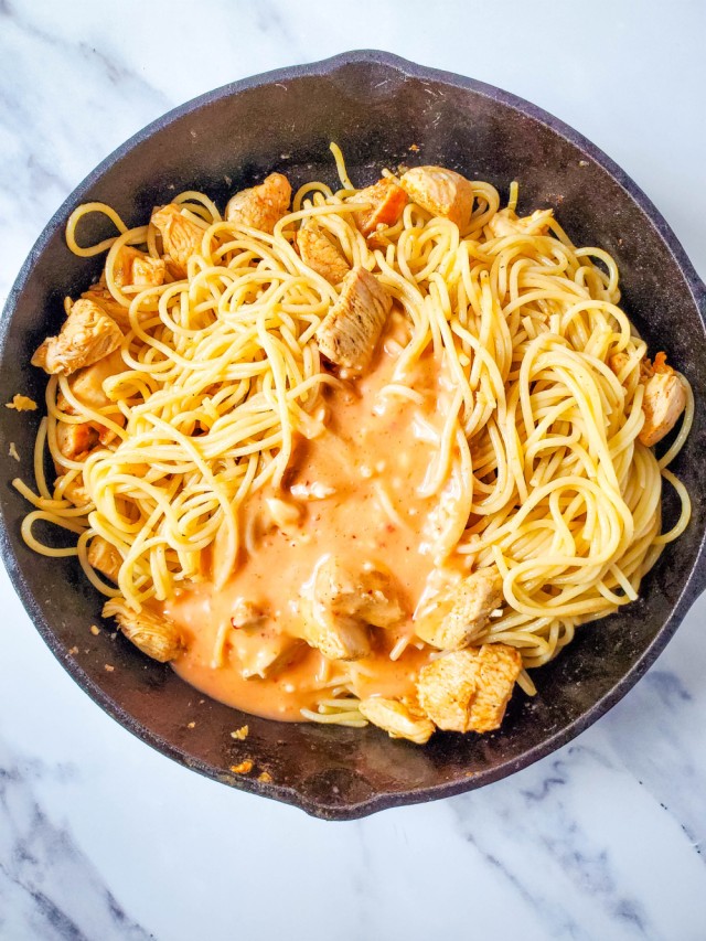 Easy 30 Minute Bang Bang Chicken Pasta