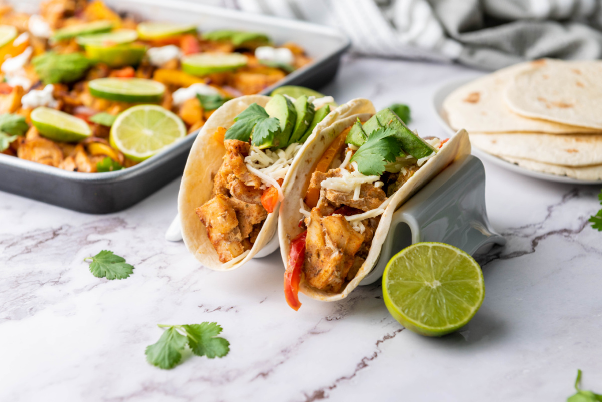 chicken fajitas with toppings