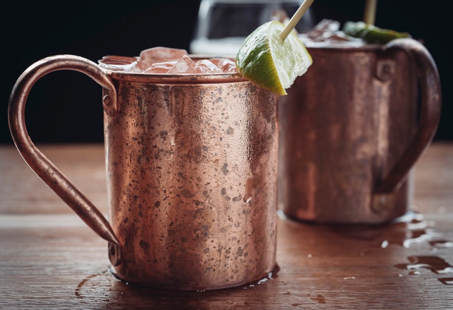 The Moscow Mule is a delicious drink made with vodka, ginger beer, and lime. The spiciness of the ginger makes it a perfect holiday beverage