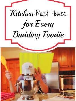 Any self-proclaimed foodie needs certain things in their kitchen. The right gadgets mean you can make the dishes that you want to make more quickly and more easily. So it really is a no-brainer to have a well-stocked kitchen in order to make the dishes of your dreams. Here are some essentials that any food lover or budding chef needs to have in the house.
