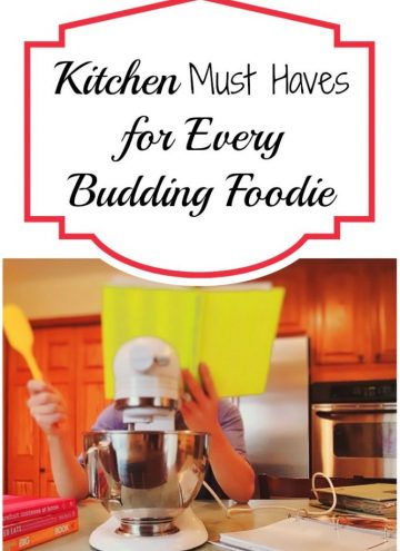 Any self-proclaimed foodie needs certain things in their kitchen. The right gadgets mean you can make the dishes that you want to make more quickly and more easily. So it really is a no-brainer to have a well-stocked kitchen in order to make the dishes of your dreams. Here are some essentials that any food lover or budding chef needs to have in the house.