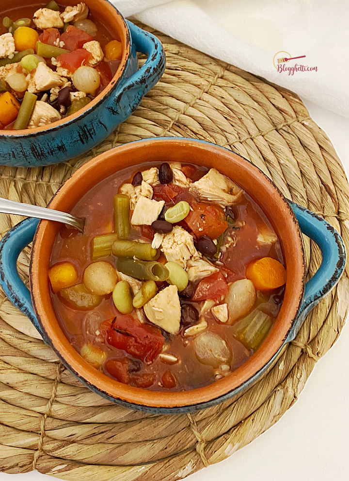 Slow Cooker Chicken and Vegetable Soup