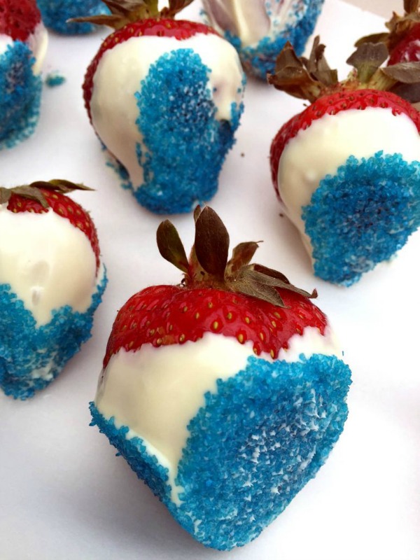 Red, White, and Blue Chocolate Covered Strawberries