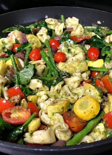 Delicious Tortellini with Pesto and Roasted Vegetables