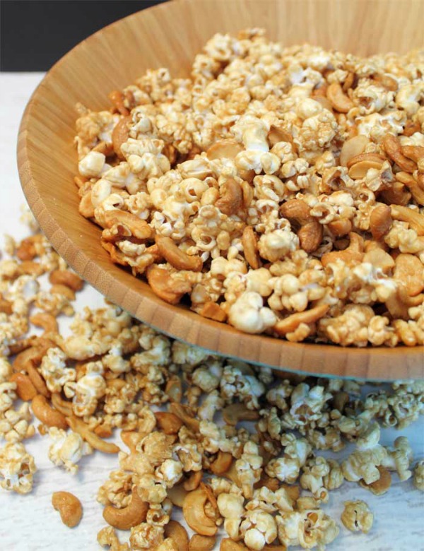 Caramel cashew popcorn in a bowl