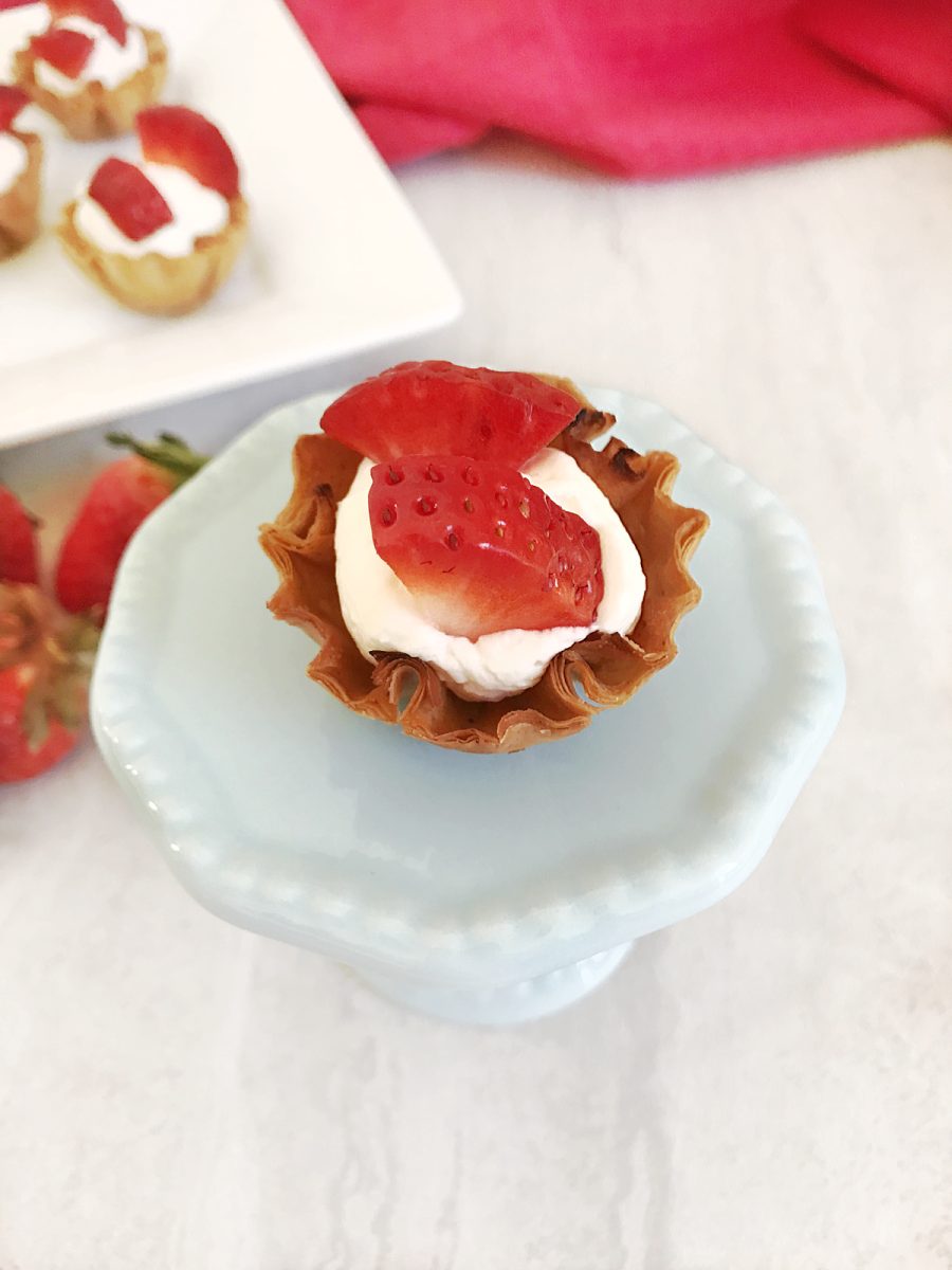 mini phyllo cups filled with sweet cheesecake