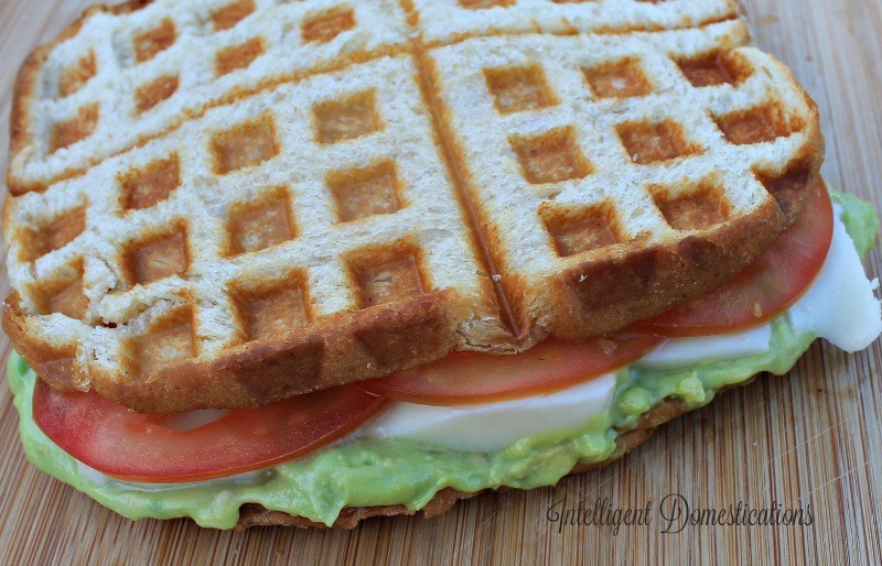 Waffle-Iron-Grilled-Tomato-Avocado-Sauce-Sandwich-with-Mozerella