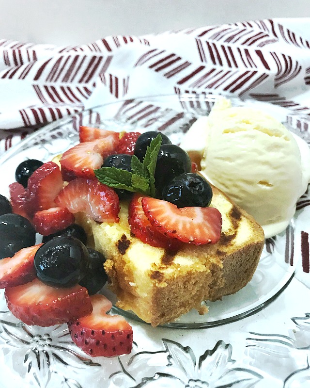 Grilled pound cake with fresh berries