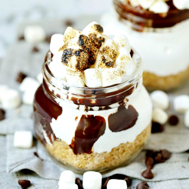 No bake s'mores in a mason jar