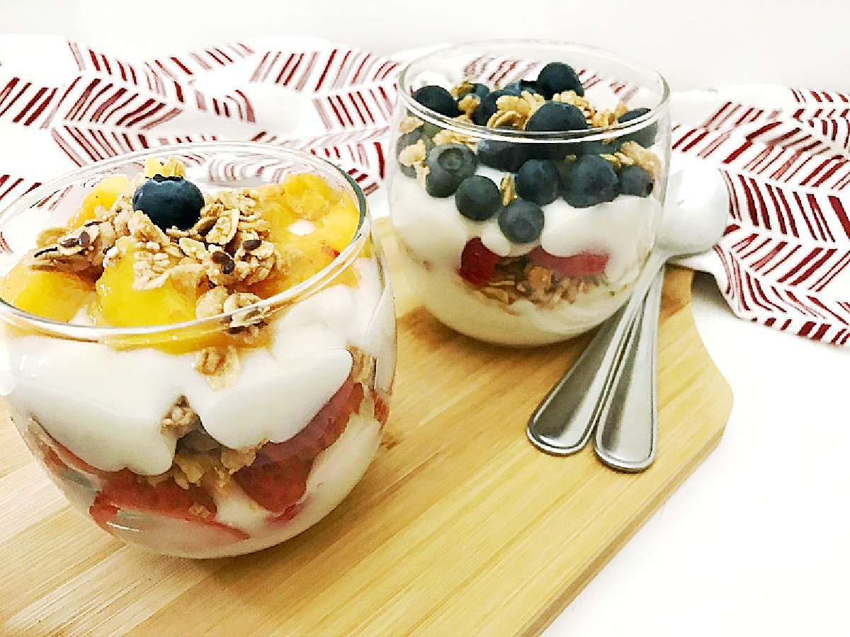 easy yogurt breakfast cups