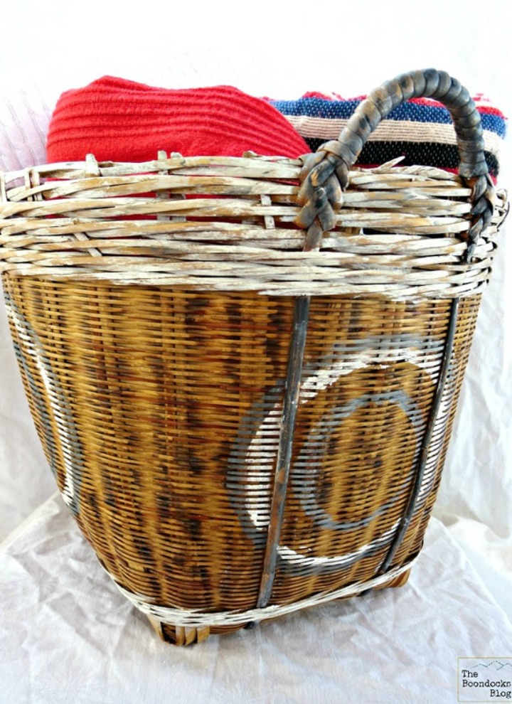 How to add a fun look to baskets with paint