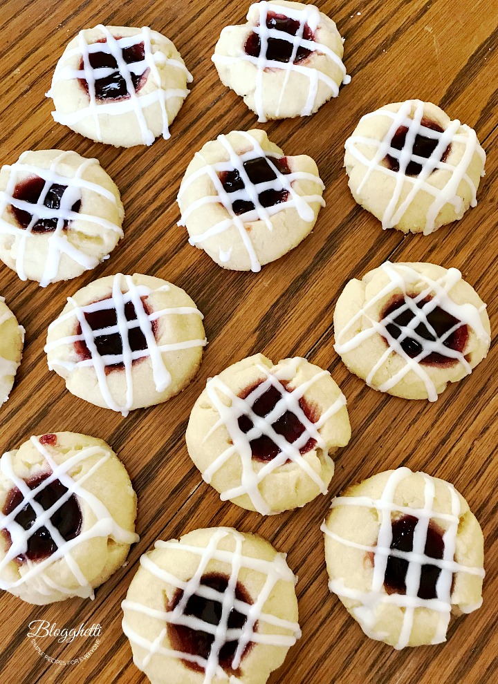 Delicious raspberry shortbread cookies