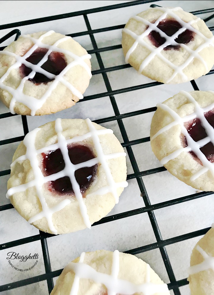 raspberry shortbread cookies on cooling rack