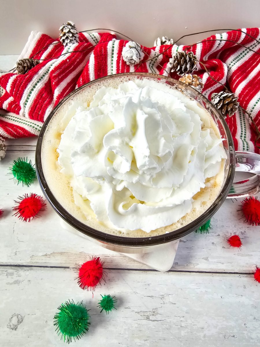 latte with gingerbread syrup in mug