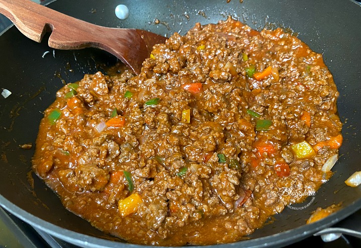 sloppy joe mixture simmering