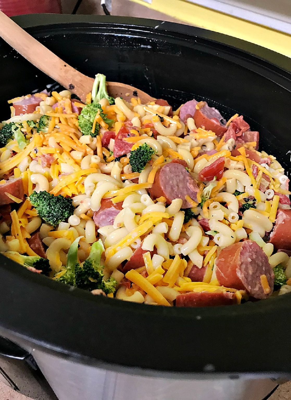 Slow Cooker Broccoli And Sausage Mac And Cheese