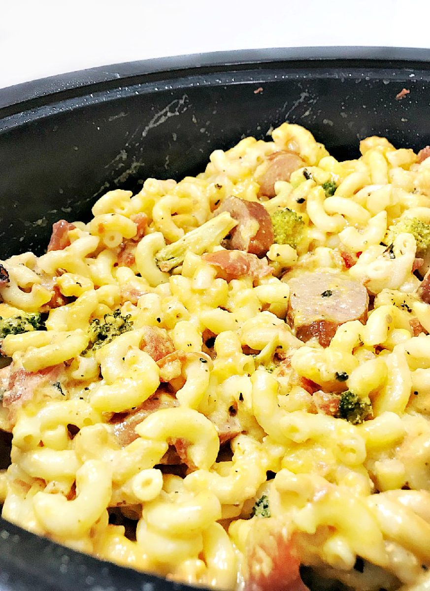 slow cooker mac and cheese dinner with sausage