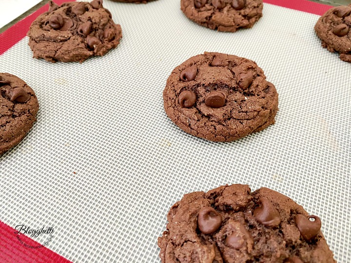 baked chocolate cake mix cookies