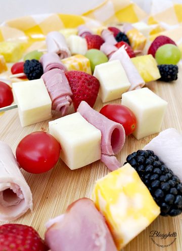 Cheese and meat lunch kabobs