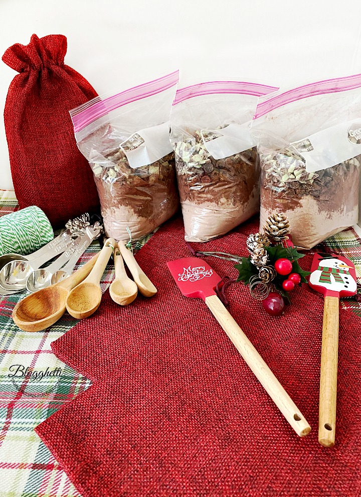 Holiday Cookie Mix Gift Sack with Printable Gift Tags