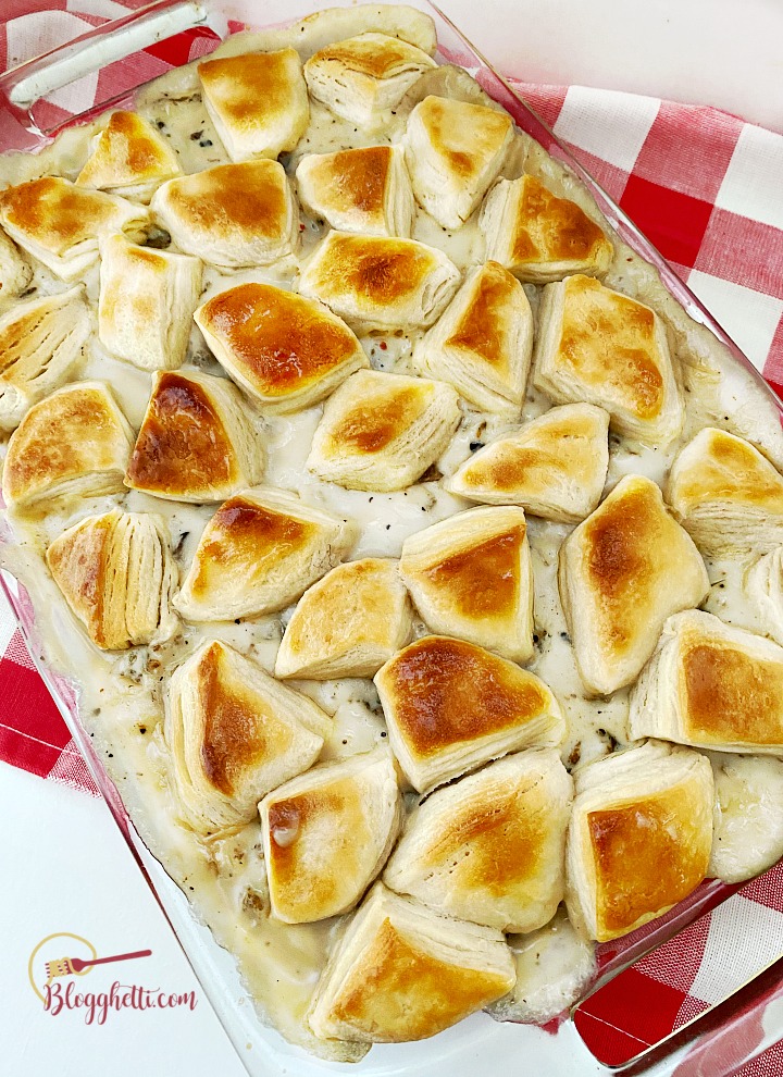 Easy Biscuits and Sausage Gravy Casserole
