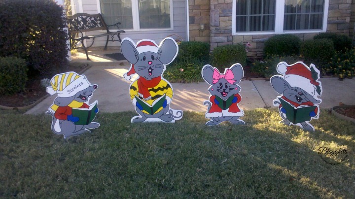 Christmas Mice - wooden yard art