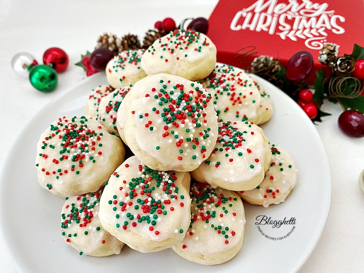 Italian Christmas Cookies with holiday decor