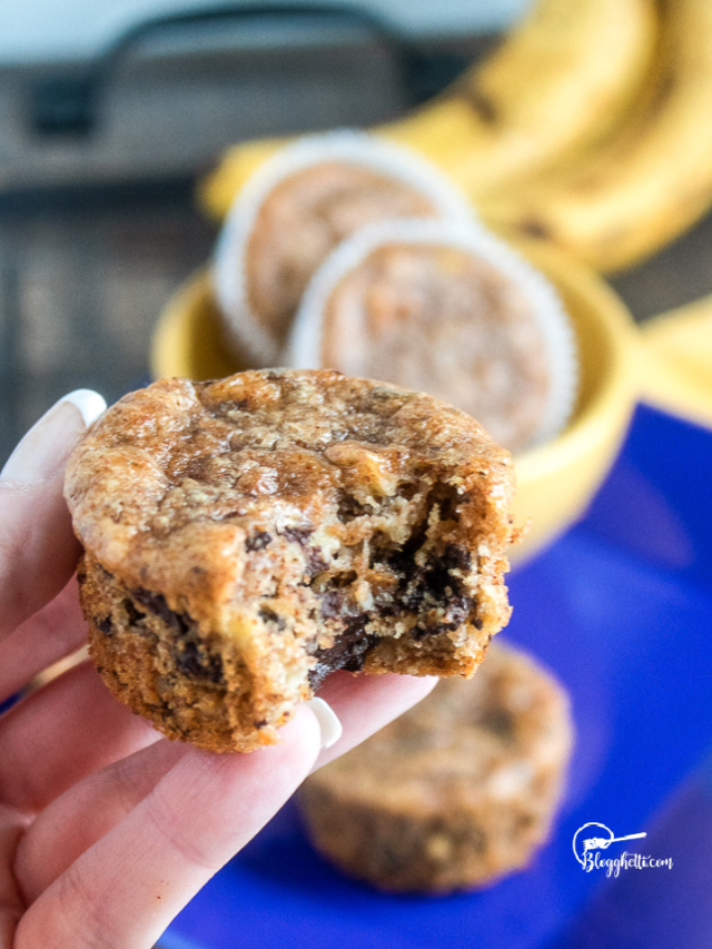 Healthy Banana Chocolate Chunk Muffins