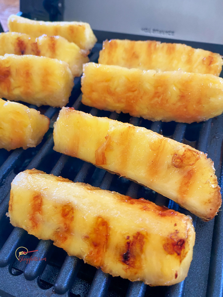 pineapple grilling on indoor grill
