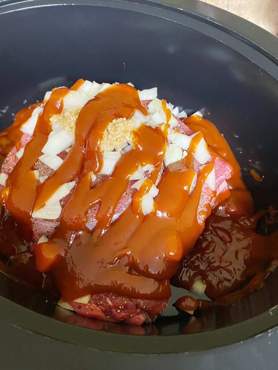 pour bbq sauce over roast