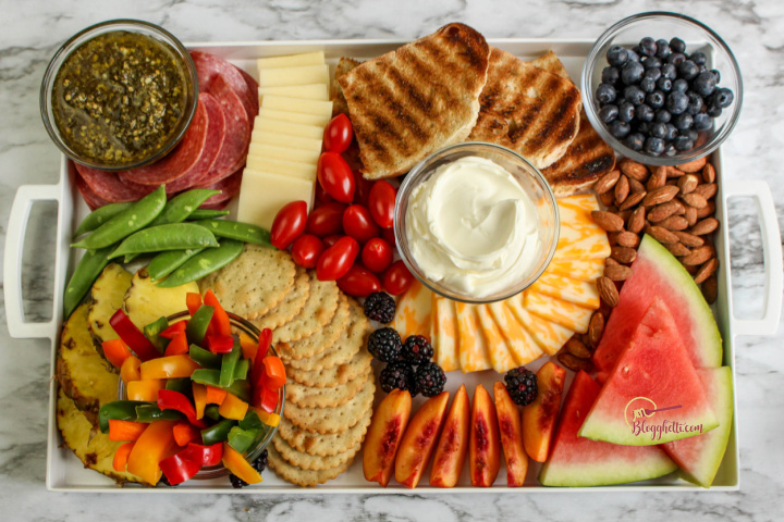 simple and easy summer charcuterie board
