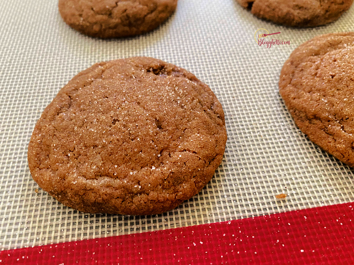 close up of gingerdoodle cookie