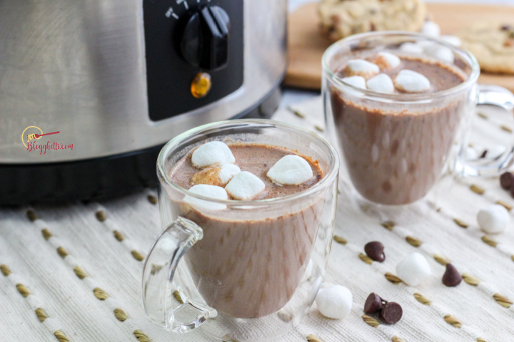 Slow Cooker Hot Chocolate in mugs closeup