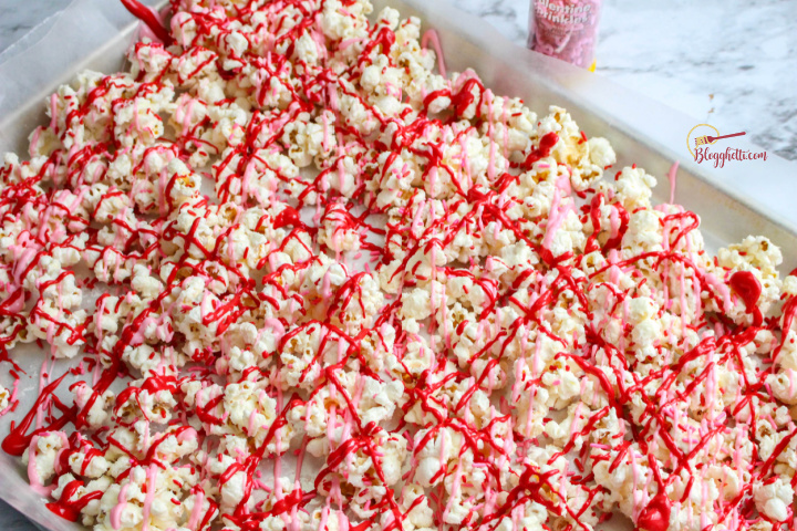 Valentine's Popcorn With Pink Chocolate Drizzle - Oh My Creative