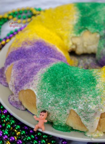 Mardi Gras King Cake with little baby surprise