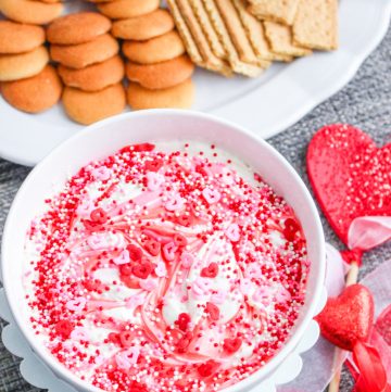 cookies and crackers to dip in cheesecake dip