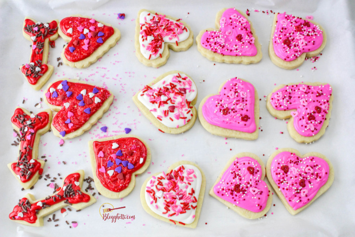 decorated sugar cookies for Valentines Day
