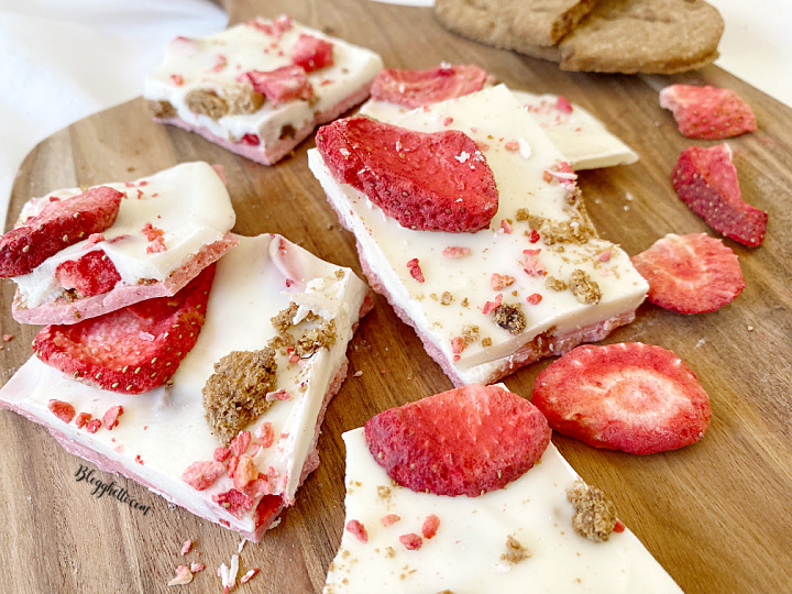 delicious strawberry candy bark with graham cracker pieces
