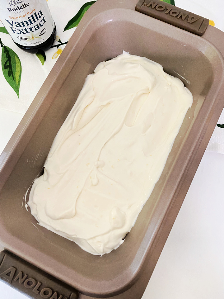 bottom layer of lemon cheesecake ice cream