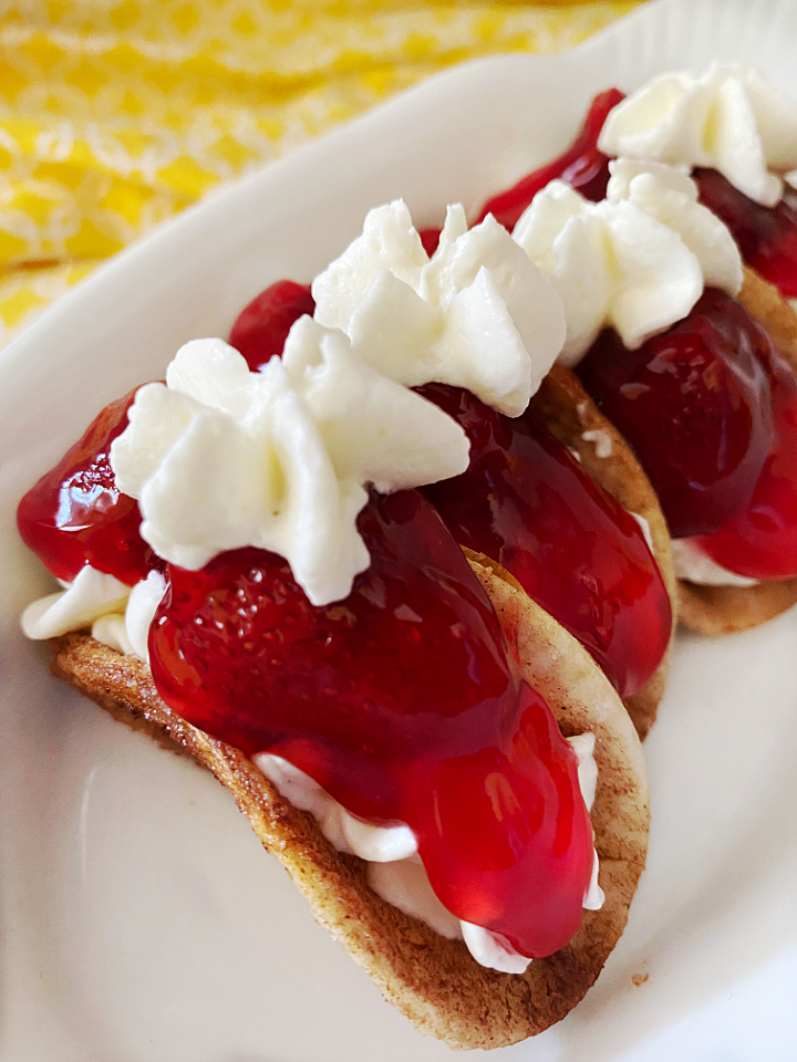 strawberry cheesecake cinnamon tacos