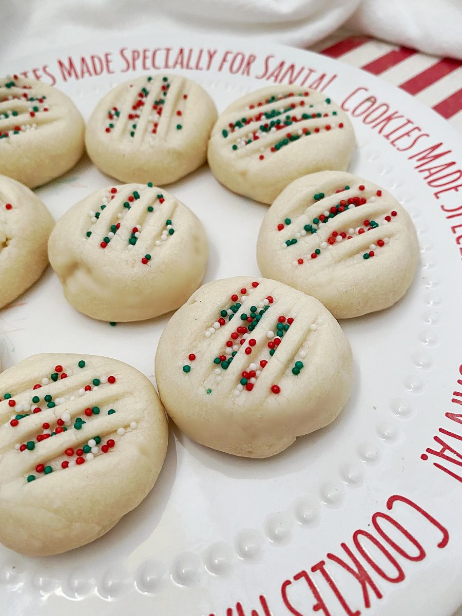 baked whipped almond shortbread cookies for Christmas