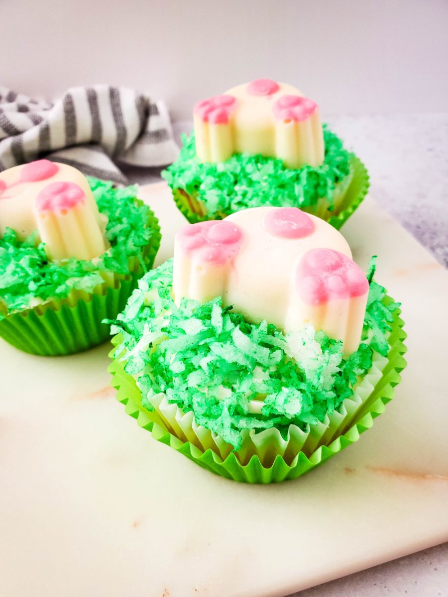 add the green coconut grass to cupcakes and enjoy